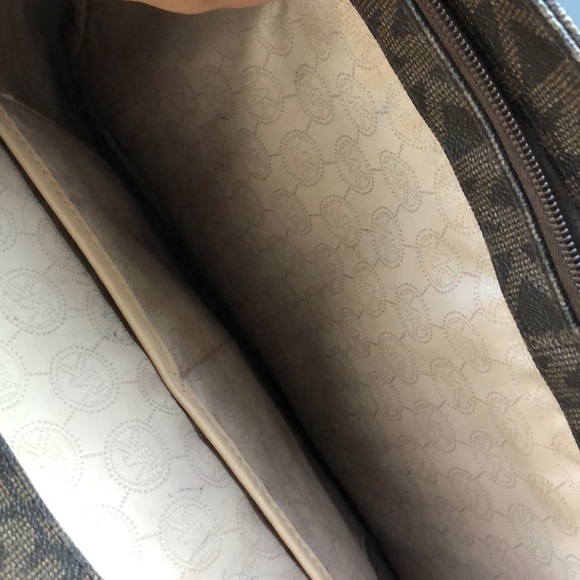 Micheal Kors Bag - Picture 2 of 3